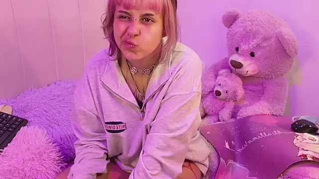 NekoWaifu online show from April 2026 01:51:02 PM