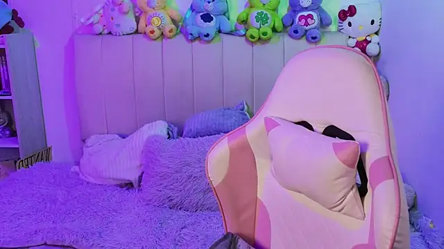 NekoWaifu online show from August 2026 05:04:02 PM