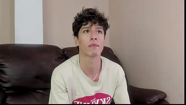 Xam Collen online show from December 2025 03:40:02 PM