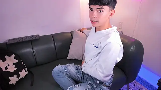 Snapshot of Peter_chase chatting on November 2025 06:30:02 PM Peter chase online show from November 2025 06:30:02 PM