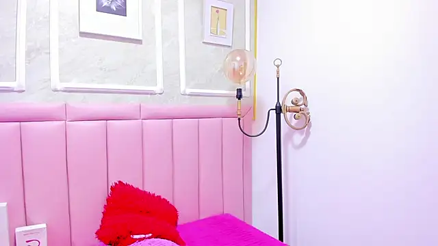 HoollyHendrix online show from December 2025 08:46:01 PM