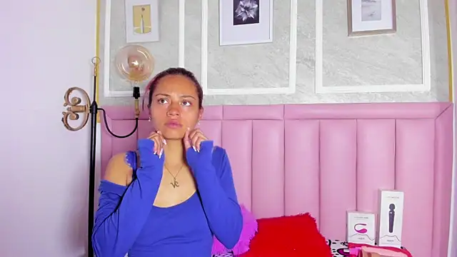 HoollyHendrix online show from January 2026 08:34:02 PM