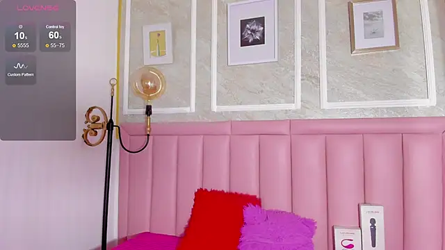 HoollyHendrix online show from February 2026 07:52:02 PM