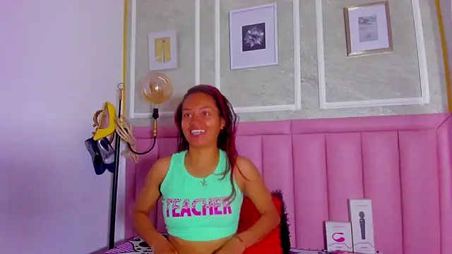 HoollyHendrix online show from February 2026 09:00:02 PM