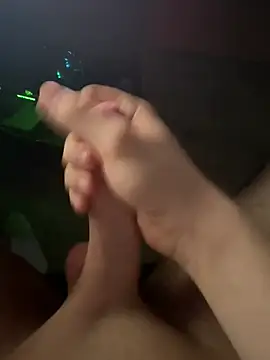 jstntz online show from April 2026 09:57:02 PM