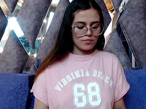 CRISTALHERRANZ online show from October 2025 11:46:01 PM