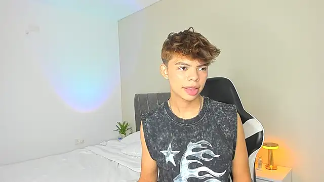 Zacktorres  online show from December 2025 10:27:02 PM