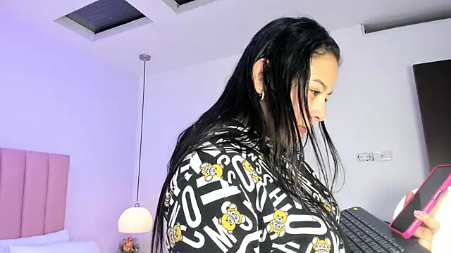 Amy Ferreira online show from October 2025 11:12:02 PM