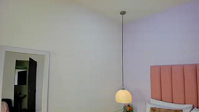 Amy Ferreira online show from November 2025 03:05:01 AM