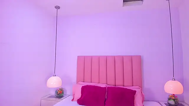 Amy Ferreira online show from November 2025 10:18:02 PM