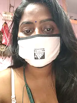 Jasmine Januja online show from November 2025 01:17:02 PM