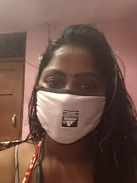 Jasmine Januja online show from November 2025 07:05:02 PM