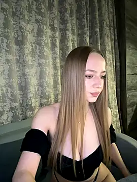 MissOyee online show from November 2025 07:25:01 PM