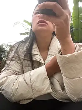 Qinjid002 online show from December 2025 03:49:02 AM