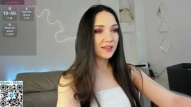 Helen Spark online show from November 2025 01:49:01 AM