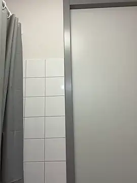 Snapshot of roxybliss3 chatting on December 2025 11:01:02 PM roxybliss3 online show from December 2025 11:01:02 PM