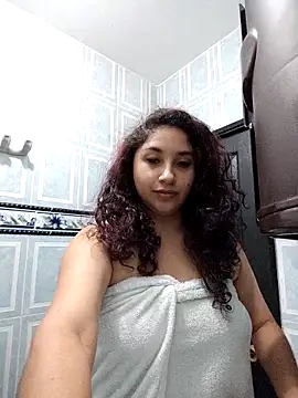 Gia Dior online show from December 2025 01:07:01 PM