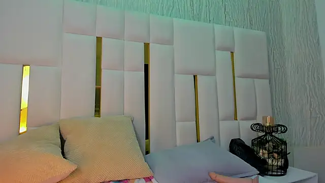 mia vy online show from February 2026 07:12:02 PM