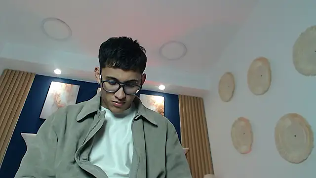 SalvadorFit online show from March 2026 08:12:01 PM