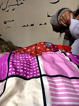 Milky-milk online show from December 2025 02:00:01 PM