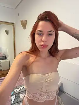 Snapshot of MollyXoXo chatting on May 2026 12:02:01 PM MollyXoXo online show from May 2026 12:02:01 PM