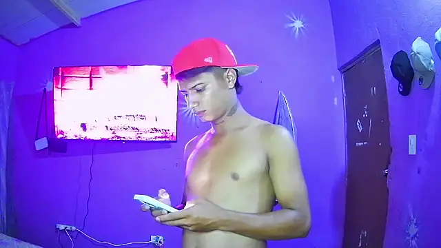 Snapshot of Tony_Models chatting on October 2025 04:35:02 AM Tony Models online show from October 2025 04:35:02 AM