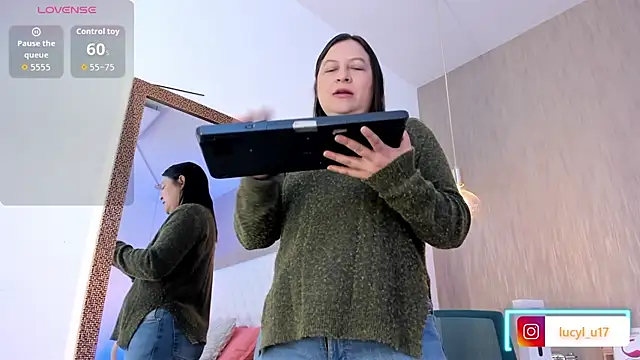 Lucy Lu17 online show from January 2026 12:51:02 PM