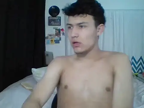 Snapshot of El_awo_ chatting on September 2025 04:43:02 PM El awo online show from September 2025 04:43:02 PM