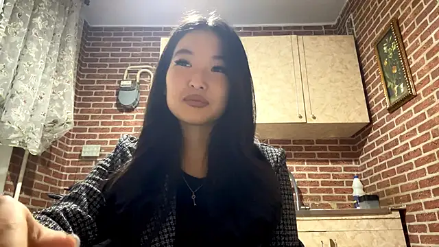 Snapshot of EmmaLeexth chatting on October 2025 12:28:01 PM EmmaLeexth online show from October 2025 12:28:01 PM