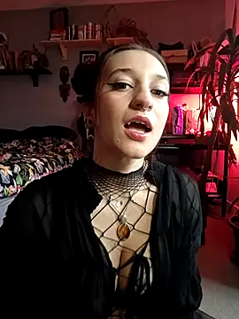 Snapshot of laradoom chatting on October 2025 03:36:01 PM laradoom online show from October 2025 03:36:01 PM