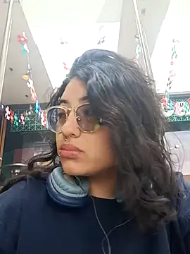 SabrinaV  online show from January 2026 05:17:02 PM