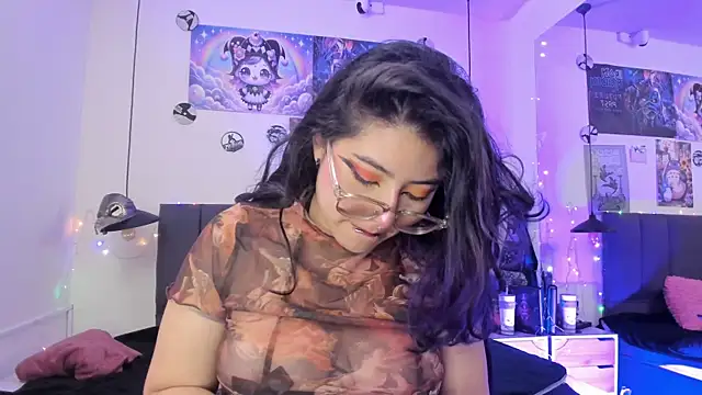 Snapshot of SabrinaV_ chatting on June 2026 11:18:02 AM SabrinaV online show from June 2026 11:18:02 AM