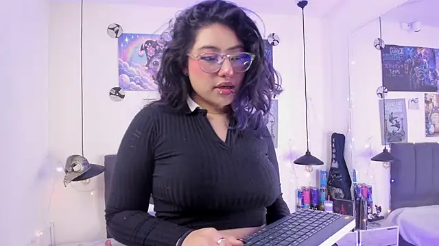 Snapshot of SabrinaV_ chatting on July 2026 11:27:01 AM SabrinaV online show from July 2026 11:27:01 AM