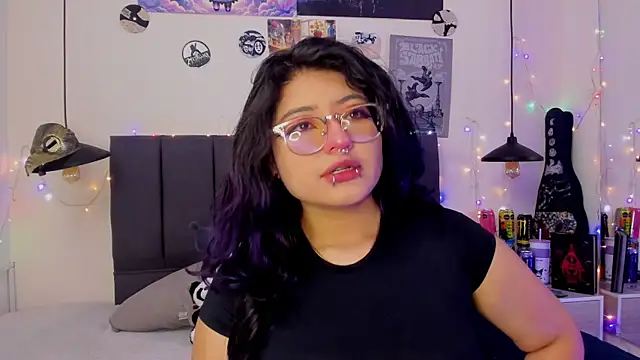 Snapshot of SabrinaV_ chatting on July 2026 11:15:02 AM SabrinaV online show from July 2026 11:15:02 AM