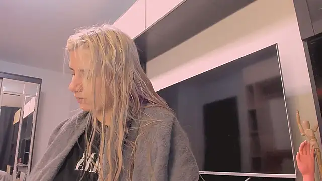 BarbaraSiren online show from October 2025 01:02:02 PM