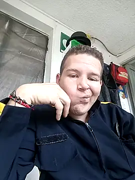 Snapshot of thefollador69 chatting on October 2025 04:11:01 PM thefollador69 online show from October 2025 04:11:01 PM