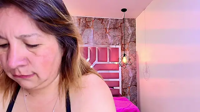 Snapshot of MaylinRosse_ chatting on April 2026 07:15:01 PM MaylinRosse online show from April 2026 07:15:01 PM