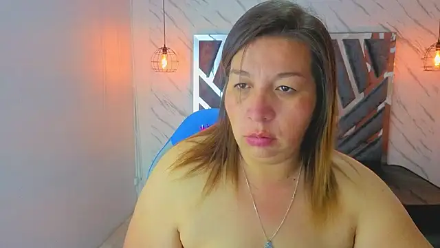 Snapshot of MaylinRosse_ chatting on June 2026 06:51:02 PM MaylinRosse online show from June 2026 06:51:02 PM