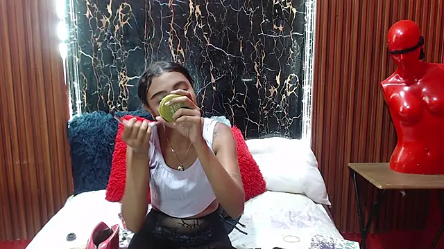 MadelinPaterson online show from October 2025 06:27:02 PM