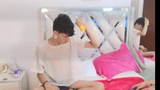 DemianSalvatore online show from October 2025 05:59:02 PM