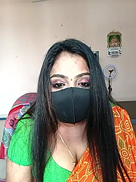 Snapshot of queendivya chatting on May 2026 05:57:01 AM queendivya online show from May 2026 05:57:01 AM