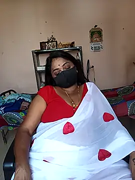 Snapshot of queendivya chatting on May 2026 05:14:01 AM queendivya online show from May 2026 05:14:01 AM