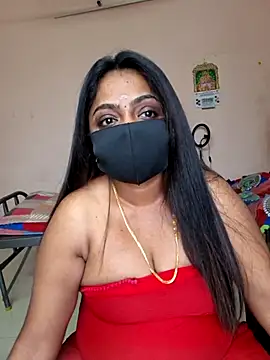 Snapshot of queendivya chatting on May 2026 01:00:01 AM queendivya online show from May 2026 01:00:01 AM