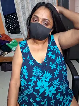 Snapshot of queendivya chatting on May 2026 05:08:01 PM queendivya online show from May 2026 05:08:01 PM