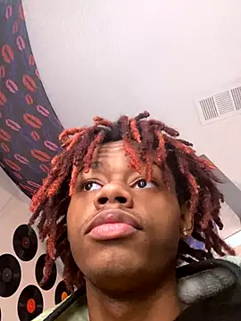 Snapshot of Zayinc chatting on October 2025 08:00:02 PM Zayinc online show from October 2025 08:00:02 PM