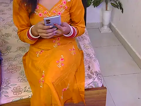 Lovelyy-couple online show from November 2025 12:27:02 PM