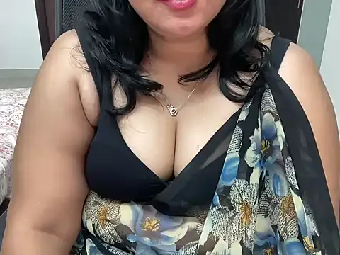 Snapshot of divya-jannu chatting on July 2026 10:19:02 PM divya-jannu online show from July 2026 10:19:02 PM