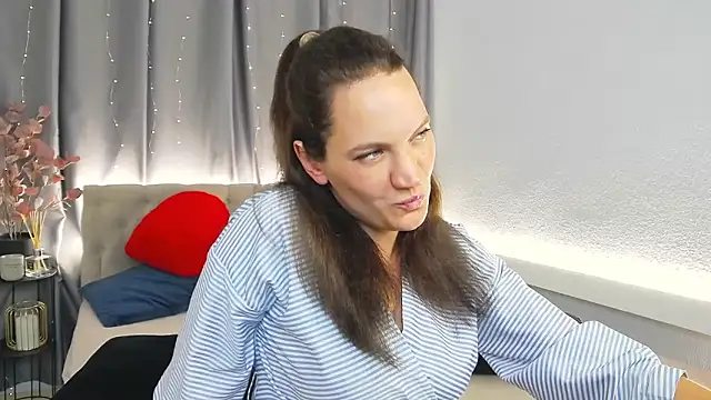 IvetaRayy online show from September 2025 12:32:02 PM