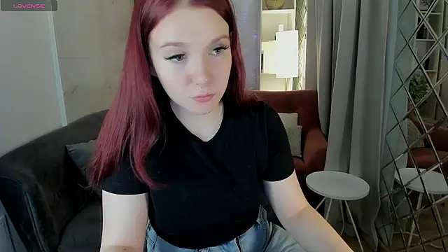 Layla Glam online show from March 2026 01:38:01 PM