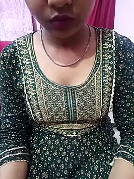 Snapshot of pari_rani7 chatting on March 2026 03:33:01 AM pari rani7 online show from March 2026 03:33:01 AM